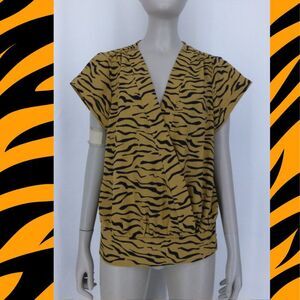 NWT - Nine West Nine V-Neck Ruched Animal Print Short-Sleeve Top